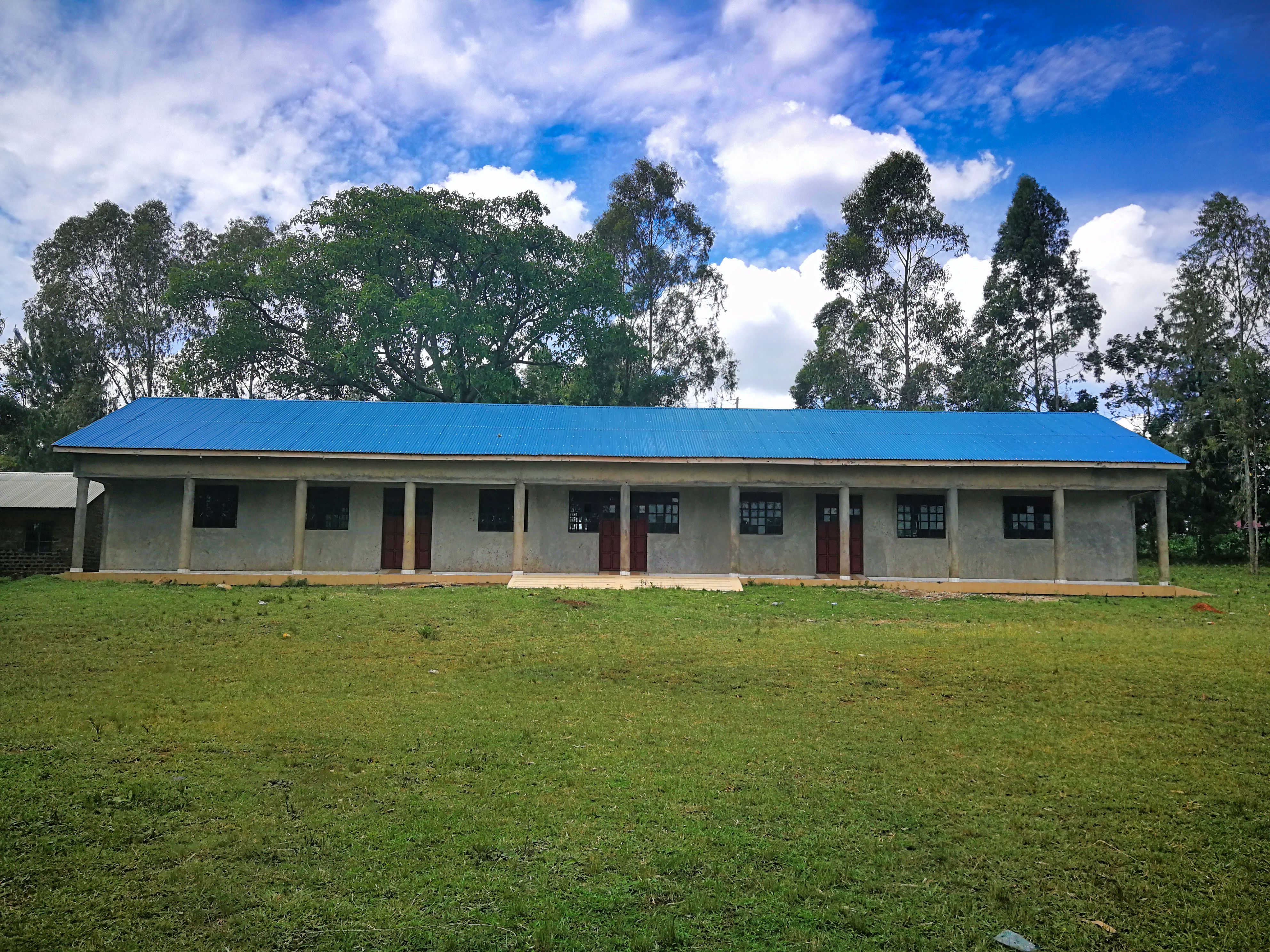 Schulbau in Kenia: Die Berufsschule in Migori hat ein neues Dach bekommen