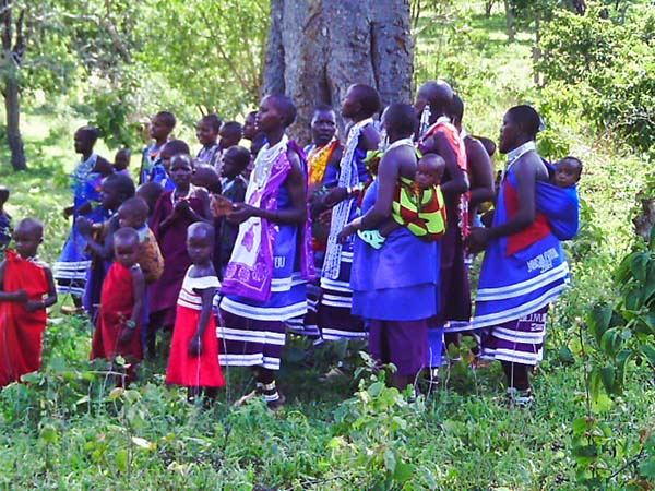Massai-Frauen tauschen sich über FGM und ihre Rechte aus